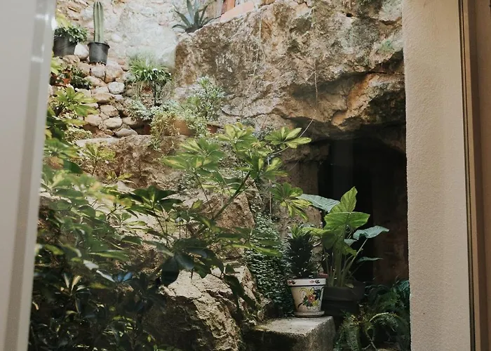 Casa De La Cueva
