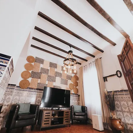 Casa De La Cueva Figueroles