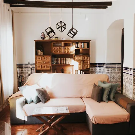 Casa De La Cueva
