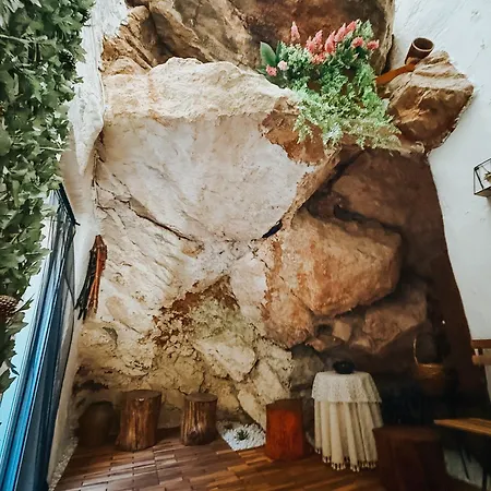 Casa De La Cueva